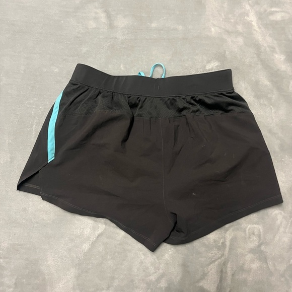 🌻Under Armour Women's Black and Blue Shorts - Picture 3 of 5